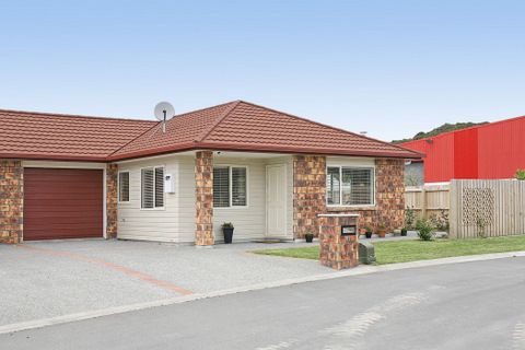 851-WO4350-Mews-Wainuiomata-Lower-Hutt-City-Wellington-New-Zealand1.jpg